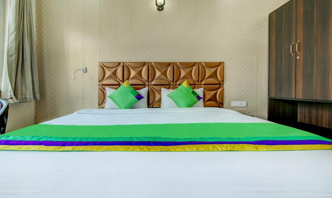 Treebo Trend Blooms Premium Hotell Gurgaon Eksteriør bilde