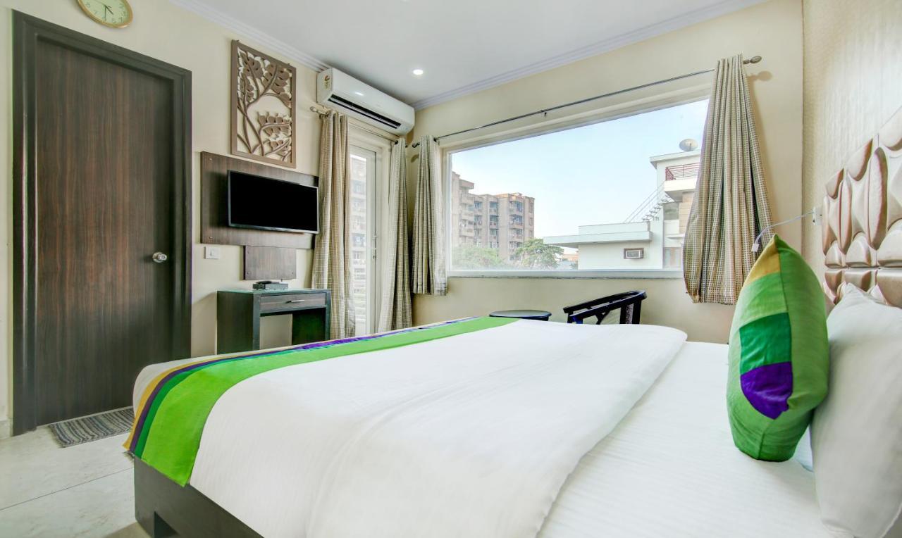 Treebo Trend Blooms Premium Hotell Gurgaon Eksteriør bilde