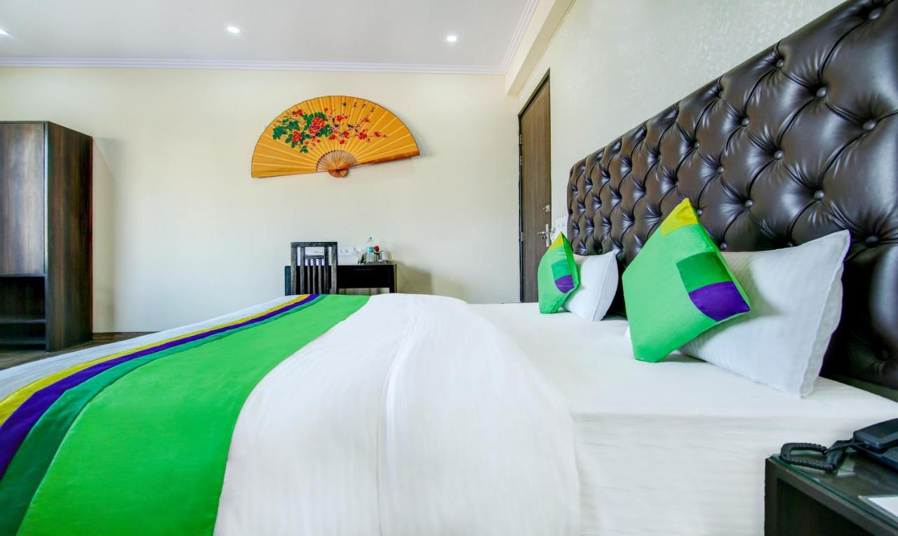 Treebo Trend Blooms Premium Hotell Gurgaon Eksteriør bilde