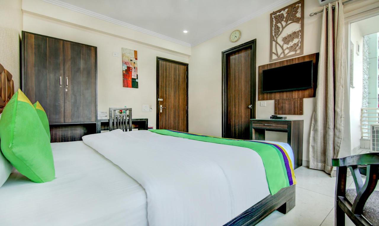 Treebo Trend Blooms Premium Hotell Gurgaon Eksteriør bilde
